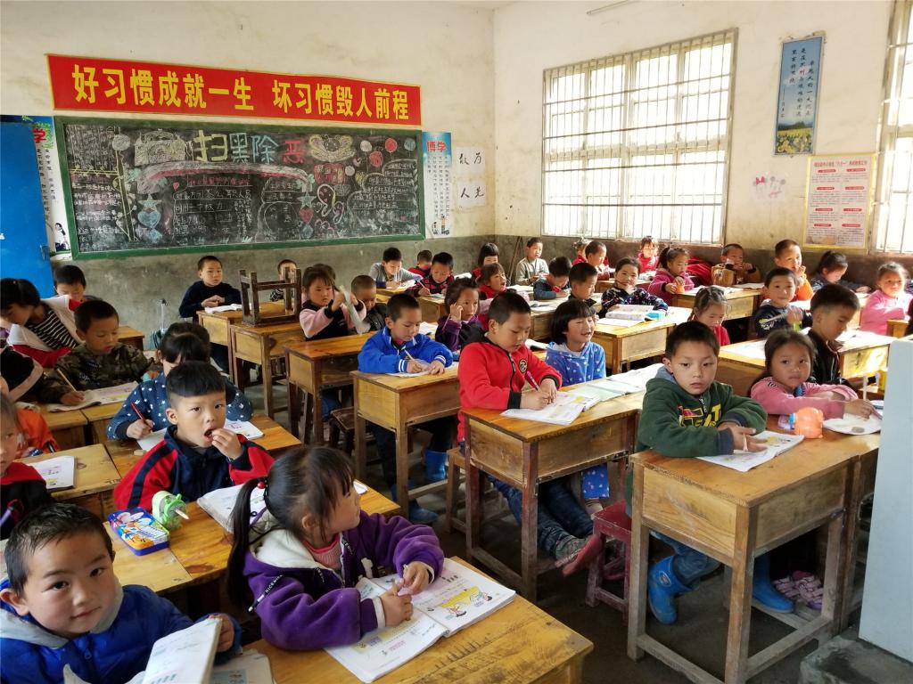 捐书白水洞小学4.jpg